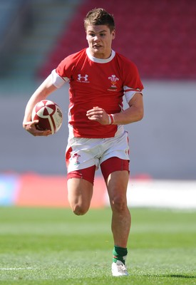 12.04.09 - Wales Under 16s v England Under 16s - 4 Nations Under 16/17 Tournament 2009 - Wales' Harry Robinson. 
