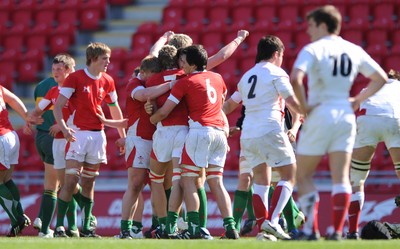 12.04.09 - Wales Under 16s v England Under 16s - 4 Nations Under 16/17 Tournament 2009 - Wales players celebrate win. 