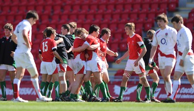12.04.09 - Wales Under 16s v England Under 16s - 4 Nations Under 16/17 Tournament 2009 - Wales players celebrate win. 