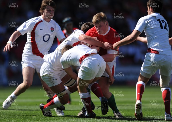 12.04.09 - Wales Under 16s v England Under 16s - 4 Nations Under 16/17 Tournament 2009 - Wales' Darran Harris. 