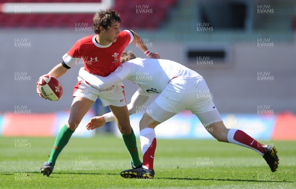 12.04.09 - Wales Under 16s v England Under 16s - 4 Nations Under 16/17 Tournament 2009 - Wales' Luke Treharne. 