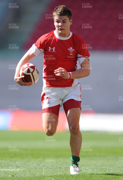 12.04.09 - Wales Under 16s v England Under 16s - 4 Nations Under 16/17 Tournament 2009 - Wales' Harry Robinson. 
