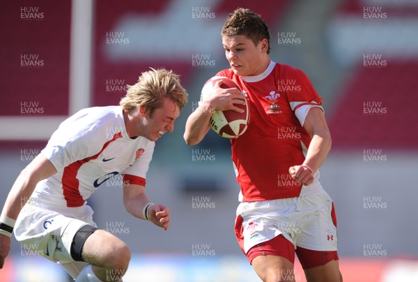 12.04.09 - Wales Under 16s v England Under 16s - 4 Nations Under 16/17 Tournament 2009 - Wales' Harry Robinson. 