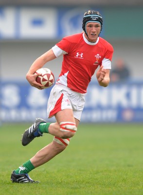 15.04.09 - Wales Under 16s v Italy Under 17s - 4 Nations Under 16/17 Tournament 2009 - Wales' Calum Thomas. 