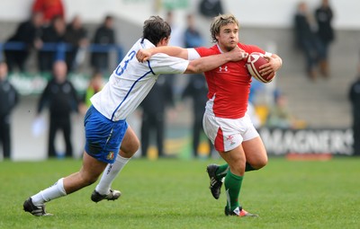 15.04.09 - Wales Under 16s v Italy Under 17s - 4 Nations Under 16/17 Tournament 2009 - Wales' JB Bruzulier. 