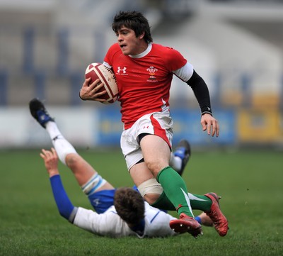 15.04.09 - Wales Under 16s v Italy Under 17s - 4 Nations Under 16/17 Tournament 2009 - Wales' Thomas Pascoe. 