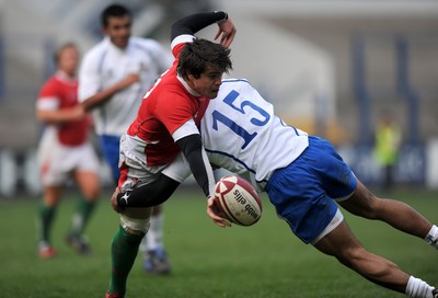 15.04.09 - Wales Under 16s v Italy Under 17s - 4 Nations Under 16/17 Tournament 2009 - Wales' Thomas Pascoe. 