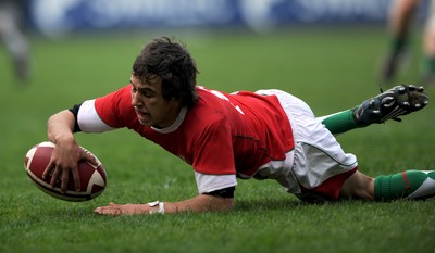 15.04.09 - Wales Under 16s v Italy Under 17s - 4 Nations Under 16/17 Tournament 2009 - Wales' Luke Treharne. 