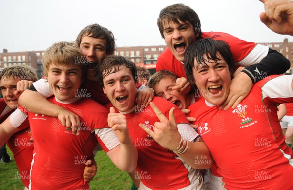 15.04.09 - Wales Under 16s v Italy Under 17s - 4 Nations Under 16/17 Tournament 2009 - Wales players celebrate win. 