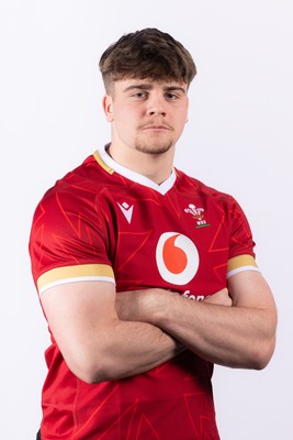 090325  Wales Men U18 Squad Portraits - Alfie Prygodzicz