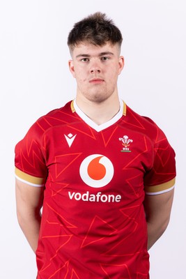 090325  Wales Men U18 Squad Portraits - Elis Cox
