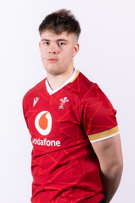 090325  Wales Men U18 Squad Portraits - Elis Cox
