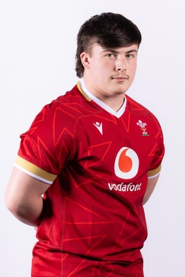 090325  Wales Men U18 Squad Portraits - Logan Heaven-Hearne