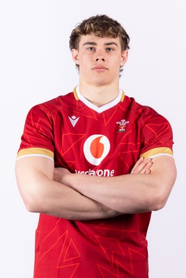 090325  Wales Men U18 Squad Portraits - Morgan Crew