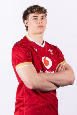 090325  Wales Men U18 Squad Portraits - Morgan Crew