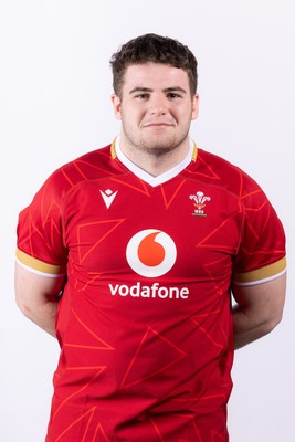 090325  Wales Men U18 Squad Portraits - Oscar Thomas