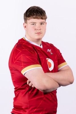 090325  Wales Men U18 Squad Portraits - Scott Crewe