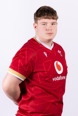 090325  Wales Men U18 Squad Portraits - Scott Crewe