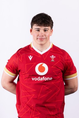 090325  Wales Men U18 Squad Portraits - Thomas Howe