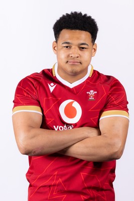 090325  Wales Men U18 Squad Portraits - Tiehi Chatham