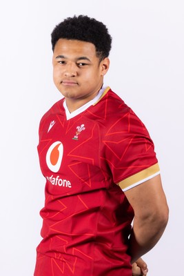 090325  Wales Men U18 Squad Portraits - Tiehi Chatham