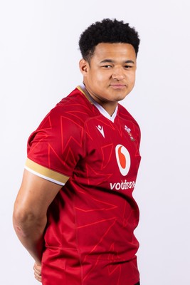 090325  Wales Men U18 Squad Portraits - Tiehi Chatham