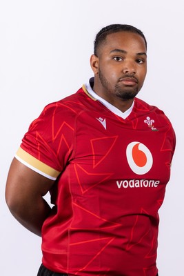 090325  Wales Men U18 Squad Portraits - Vinnay Cleak