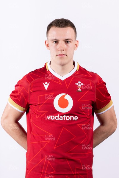 090325  Wales Men U18 Squad Portraits - Bailey Cutts