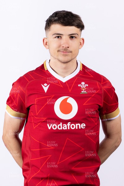 090325  Wales Men U18 Squad Portraits - Carter Pritchard
