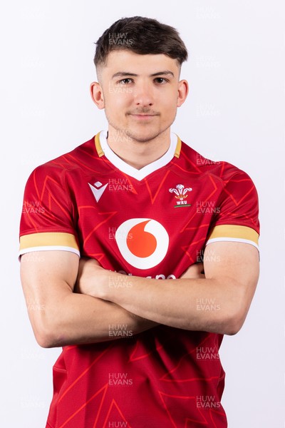 090325  Wales Men U18 Squad Portraits - Carter Pritchard