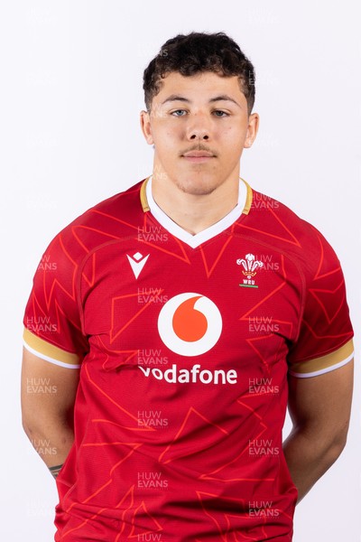 090325  Wales Men U18 Squad Portraits - Elliot Beavan