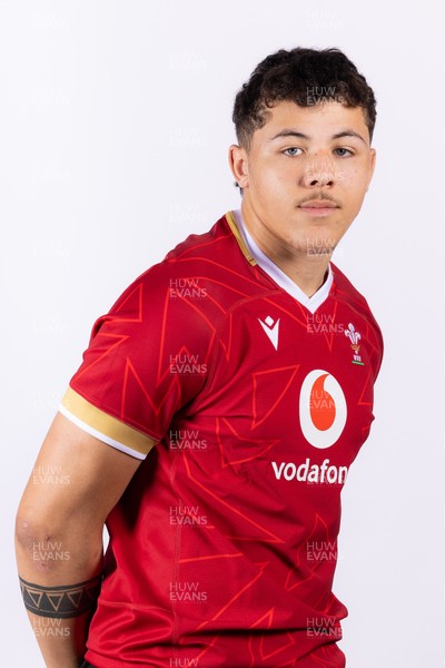 090325  Wales Men U18 Squad Portraits - Elliot Beavan