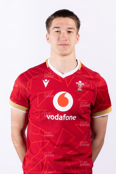 090325  Wales Men U18 Squad Portraits - Gabe Williams