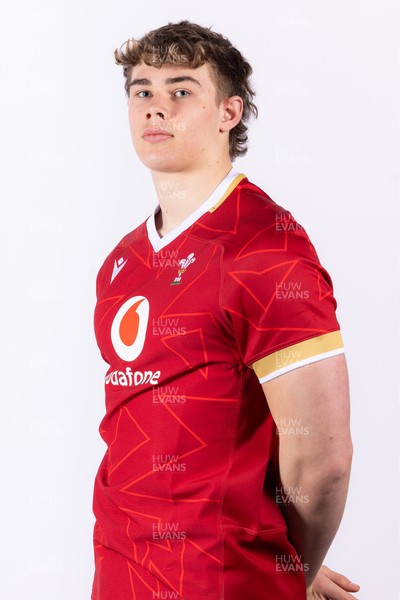 090325  Wales Men U18 Squad Portraits - Morgan Crew