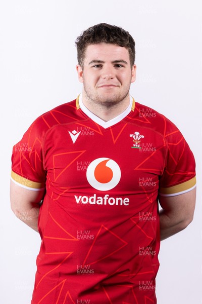 090325  Wales Men U18 Squad Portraits - Oscar Thomas