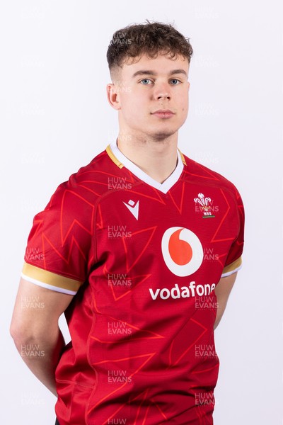 090325  Wales Men U18 Squad Portraits - Rhys Cole