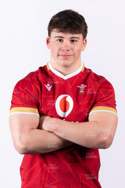 090325  Wales Men U18 Squad Portraits - Thomas Howe