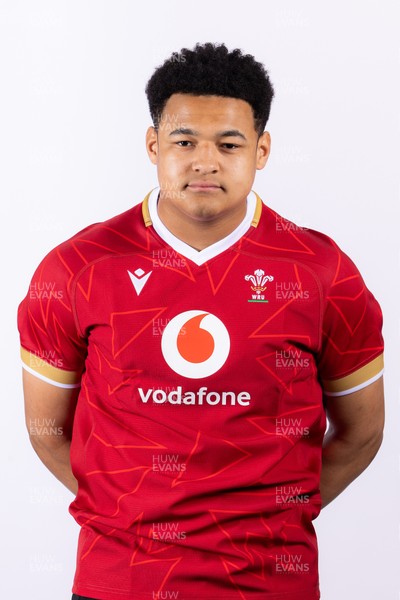 090325  Wales Men U18 Squad Portraits - Tiehi Chatham