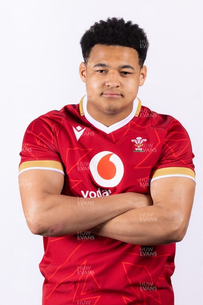 090325  Wales Men U18 Squad Portraits - Tiehi Chatham