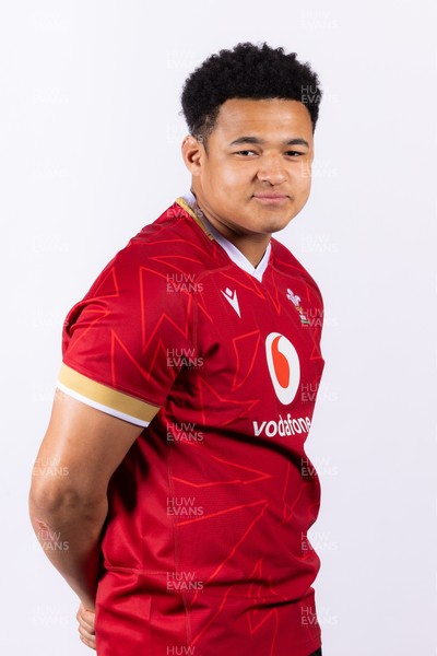 090325  Wales Men U18 Squad Portraits - Tiehi Chatham