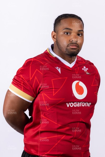 090325  Wales Men U18 Squad Portraits - Vinnay Cleak