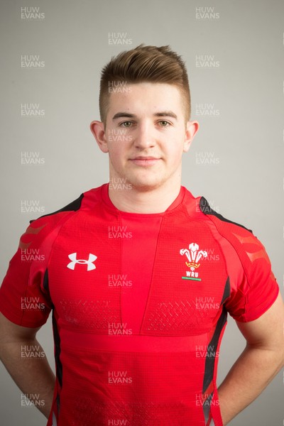 010315 -Wales U18 Squad Portraits -Arwel Robson