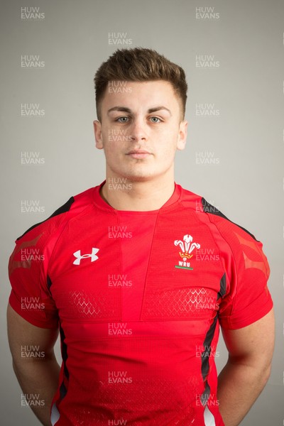 010315 -Wales U18 Squad Portraits -Connor Edwards