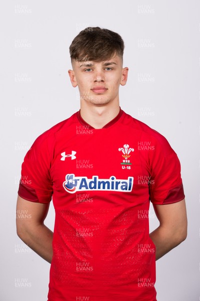 090320 - Wales U18 Squad Portraits - Alex Mann