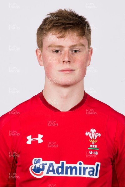 090320 - Wales U18 Squad Portraits - Oliver Andrew