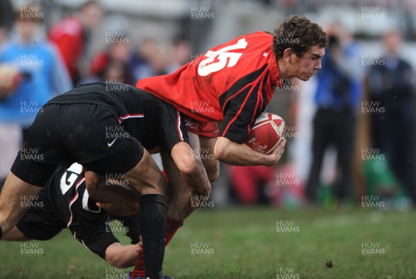 27.01.08 - Wales Under 18s v England Elite Under 18s - Wales' James Loxton takes on the English defence 