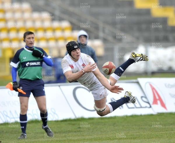 100311 - Wales U18 v England U18 - Tom Ellis of England