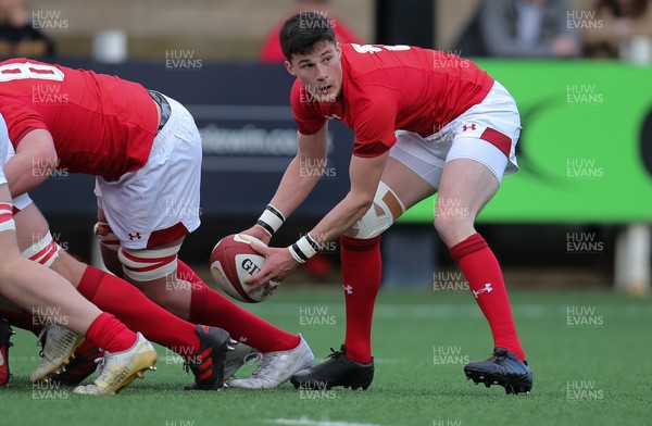 250318 - Wales U18 v England U18 - Ellis Bevan of Wales feed the ball out