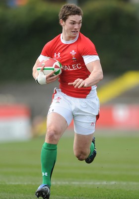 28.03.10 - Wales Under 18 v England Under 18 - Wales' George North. 