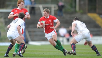 28.03.10 - Wales Under 18 v England Under 18 - Wales' Thomas Young. 